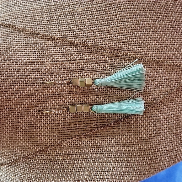 Plunder Tassel Turquoise Colored Earring and Necklace Set - Picture 2 of 7